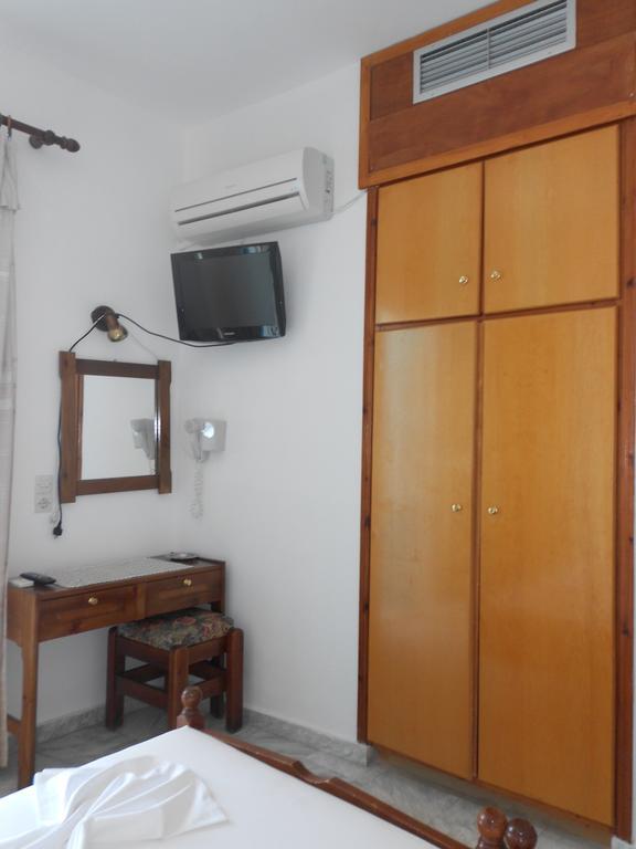 Zorbas Hotel Pythagoreio  Room photo