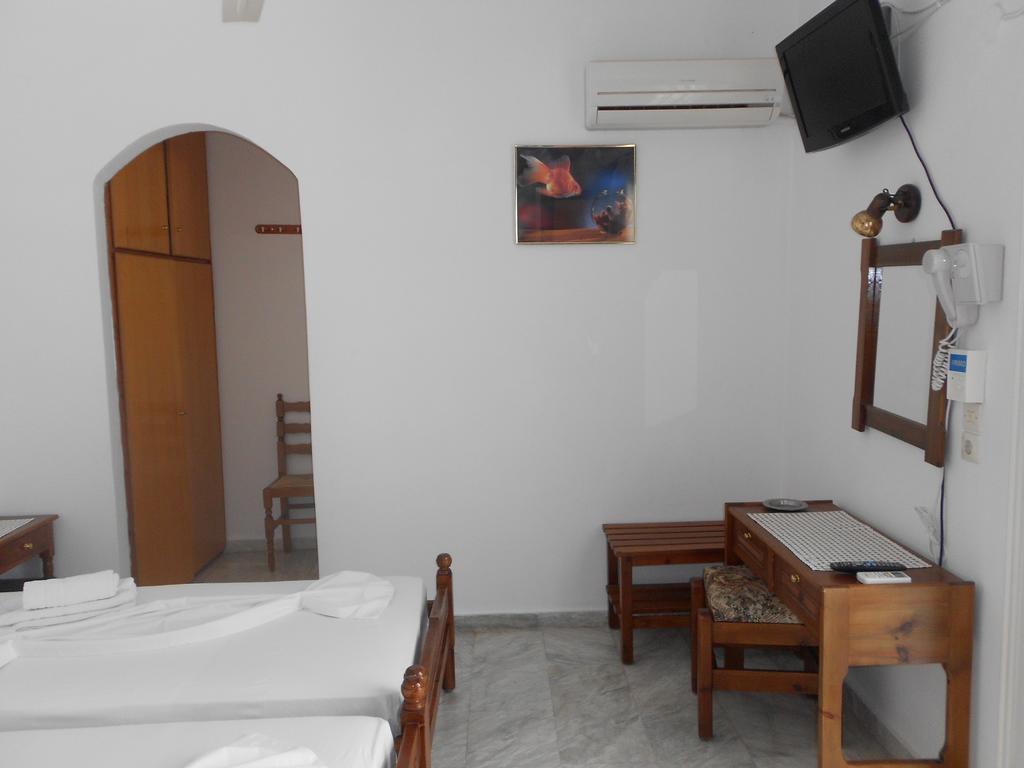 Zorbas Hotel Pythagoreio  Room photo
